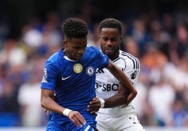 18岁128天，埃斯特旺是2013年来切尔西英超主场首发最年轻球员